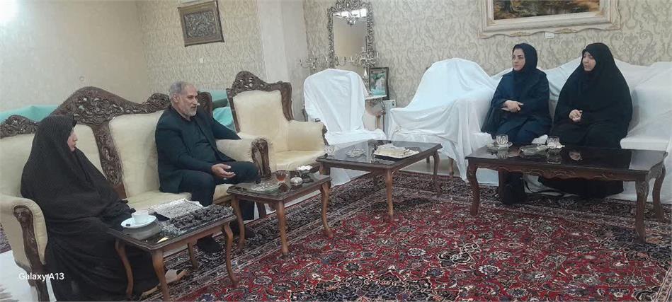دیدار مدیر صندوق بازنشستگی خراسان شمالی با خانواده شهید جواد محمدی